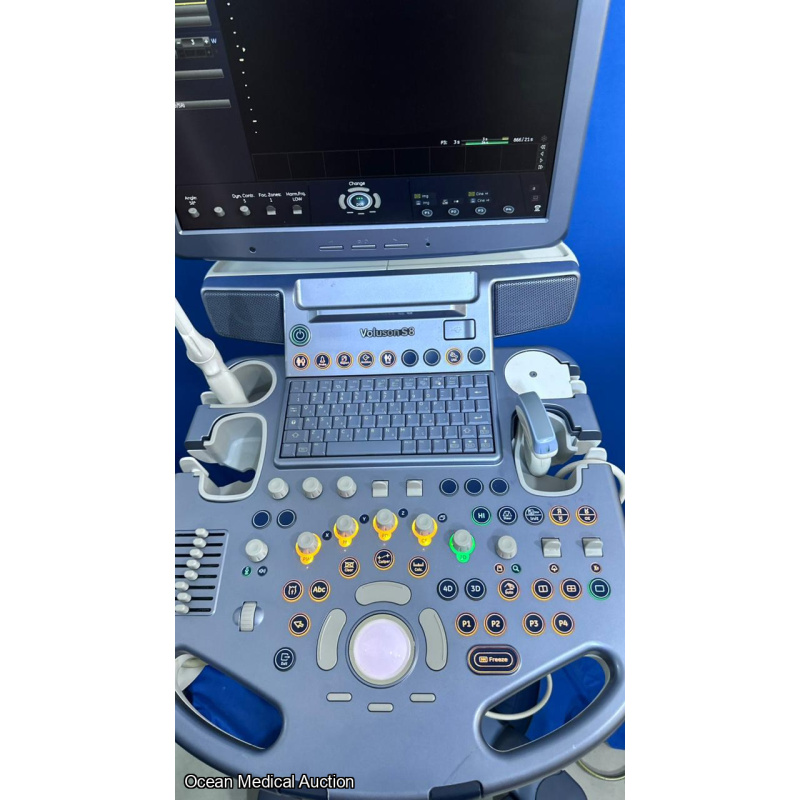 Ge voluson S8 ultrasound with convex and TVS probe (2012)